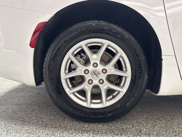 Used 2024 Chrysler Voyager LX image 23