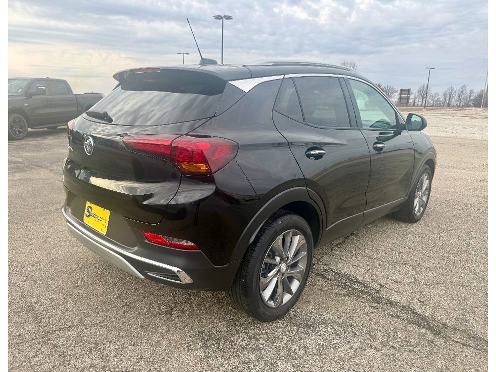 Used 2022 Buick Encore GX Essence w/ Experience Buick Package FWD image 4