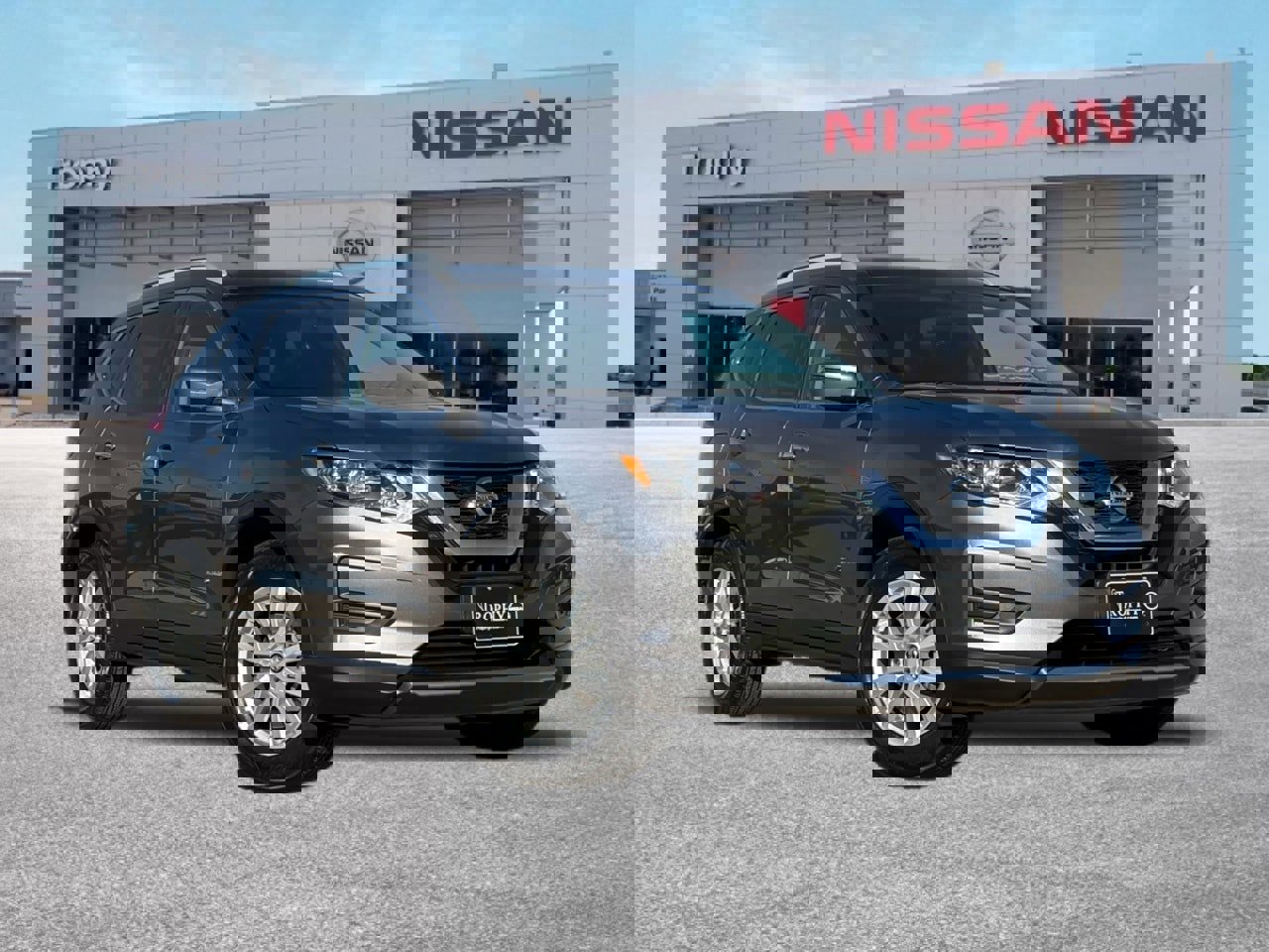 Used 2017 Nissan Rogue SV