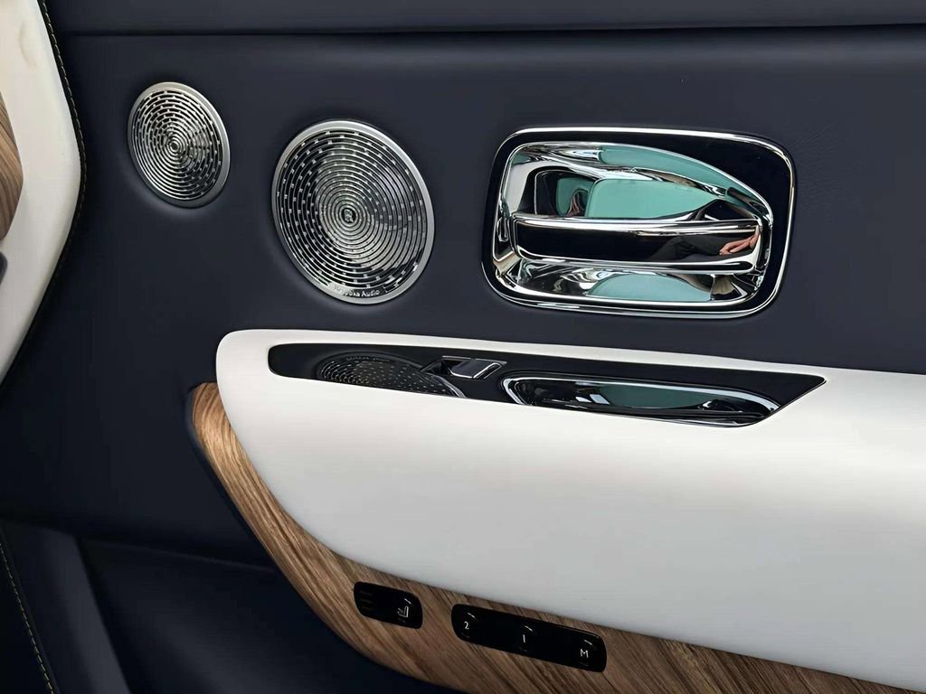 New 2025 Rolls-Royce Cullinan image 12