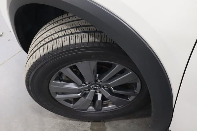 Used 2024 Nissan Pathfinder SV image 34