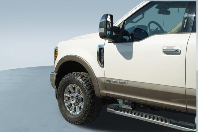 Used 2019 Ford F250 Lariat w/ Chrome Package image 35