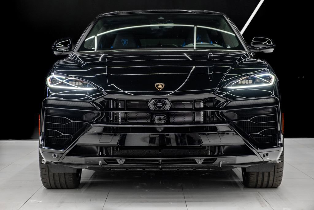 Used 2025 Lamborghini Urus SE image 2