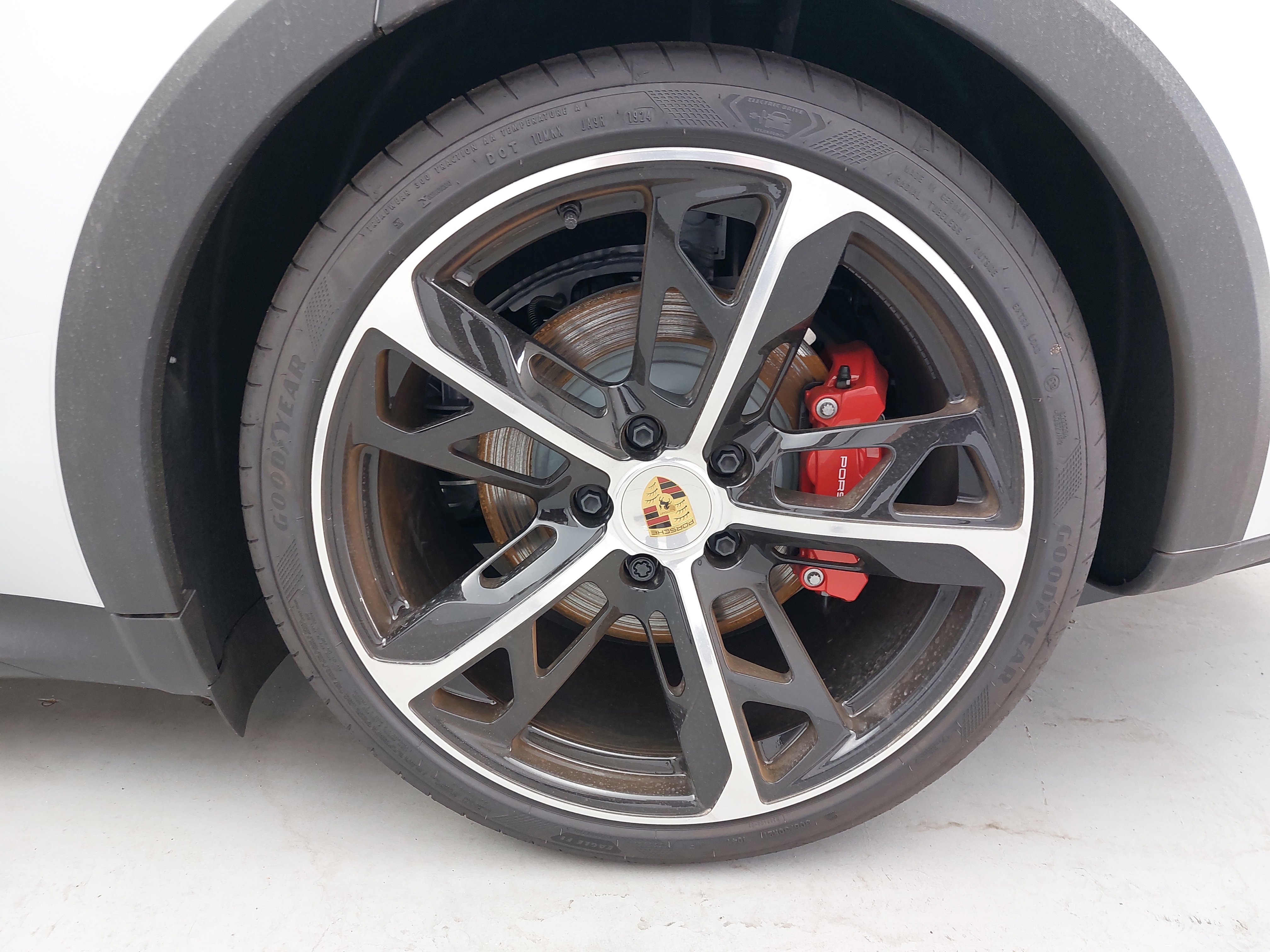 New 2025 Porsche Taycan 4S image 36