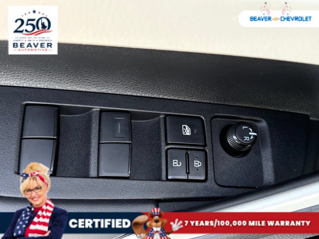 Used 2025 Toyota Corolla Cross LE FWD image 31