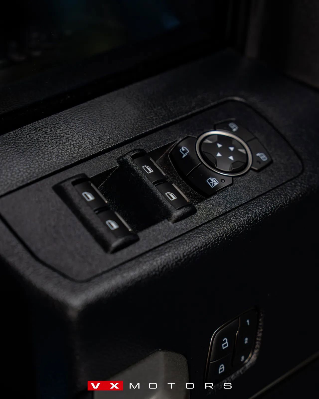 Used 2019 Ford F150 Raptor w/ Equipment Group 802A Luxury image 10