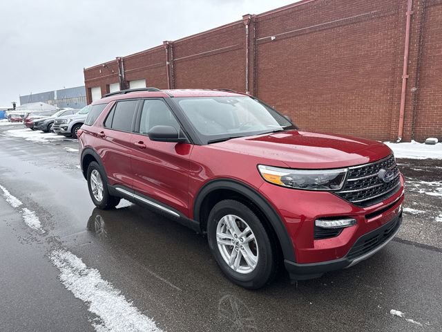Used 2023 Ford Explorer XLT w/ Equipment Group 202A image 11