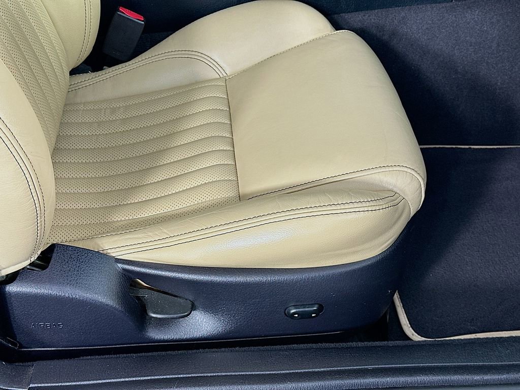 Used 2005 Ford Thunderbird RWD image 21