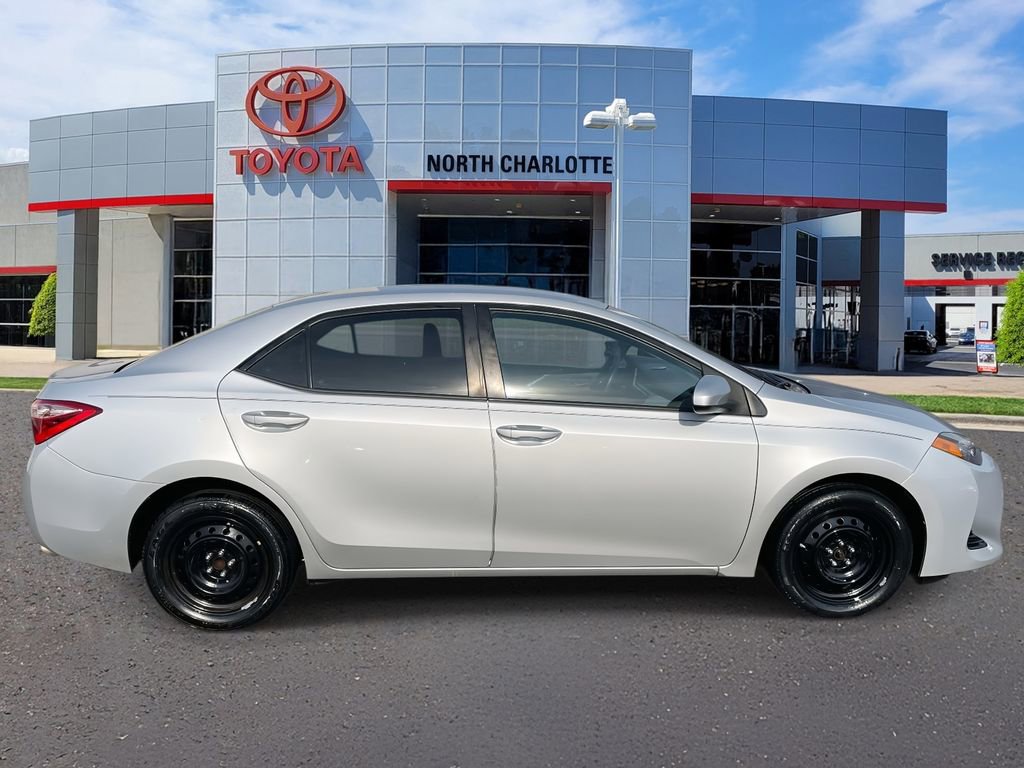 Used 2017 Toyota Corolla LE image 9