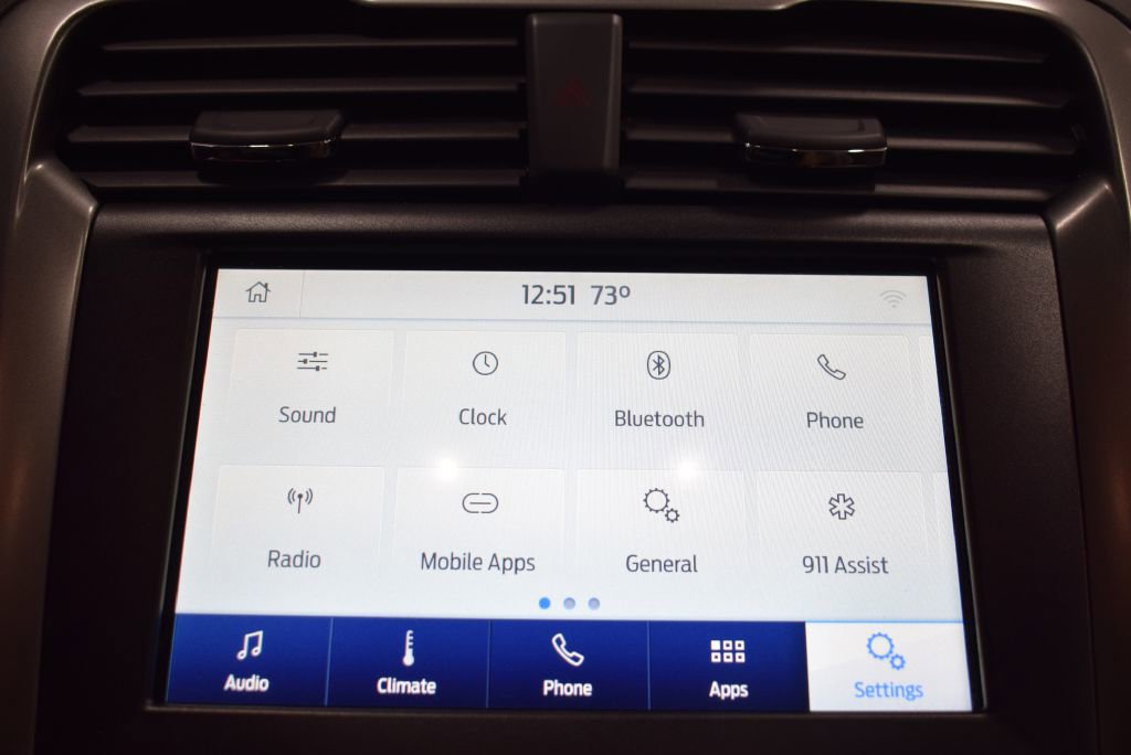 Used 2020 Ford Fusion SE image 27