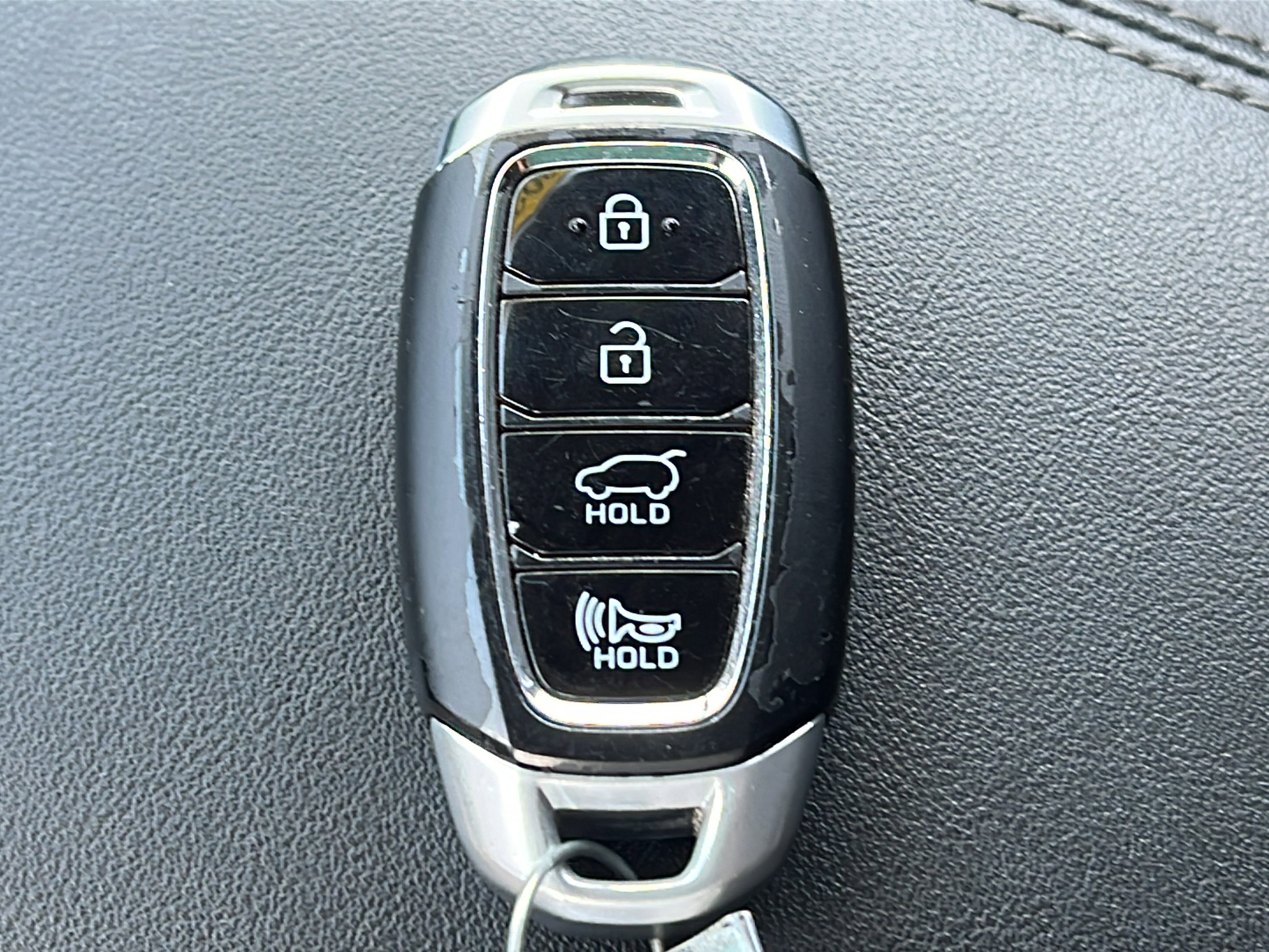 Used 2020 Hyundai Santa Fe Limited FWD image 29