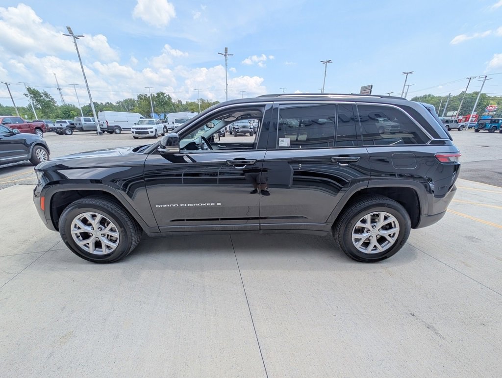 Used 2022 Jeep Grand Cherokee Limited image 8