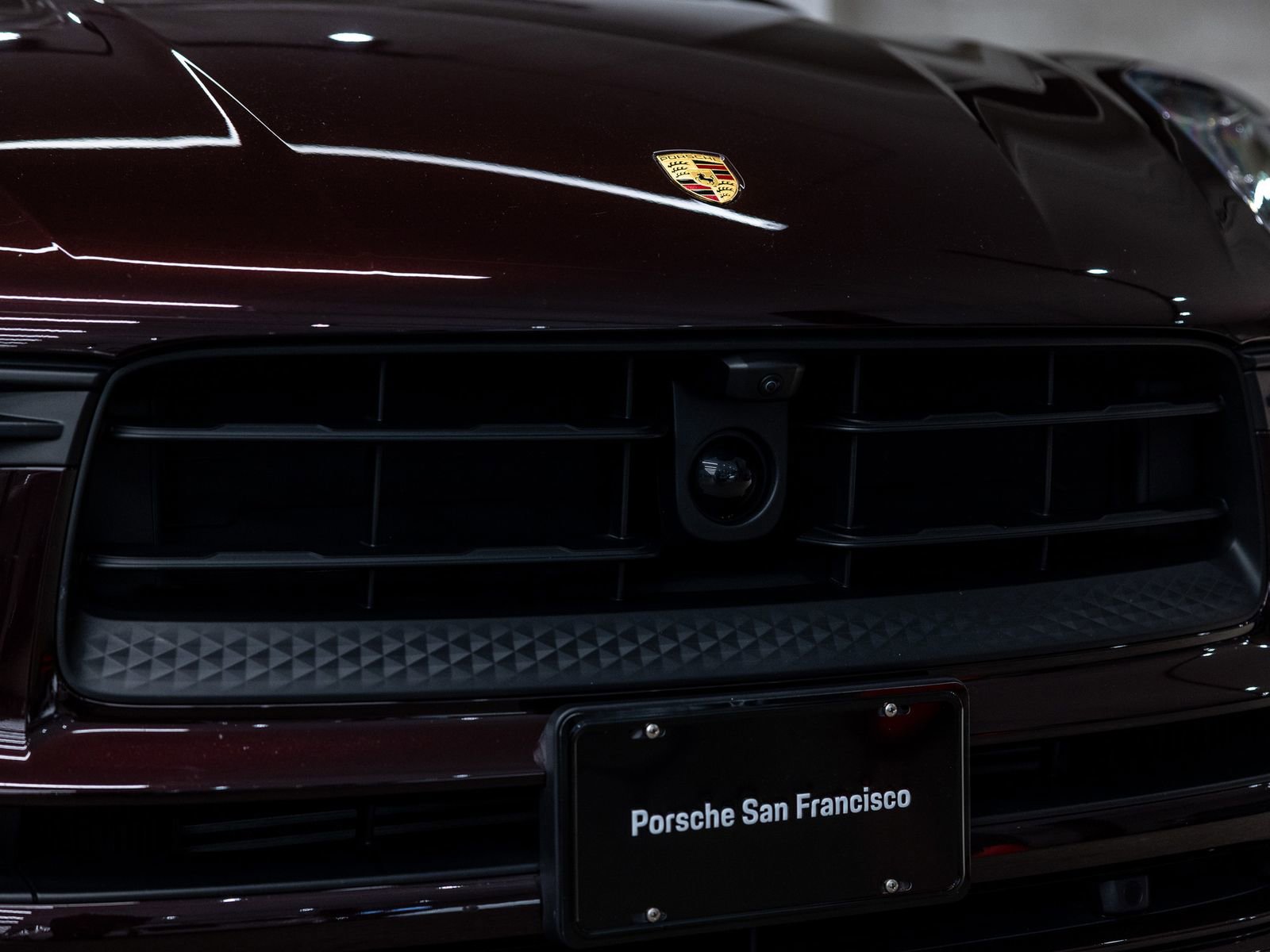 Certified 2024 Porsche Macan AWD/4WD image 18