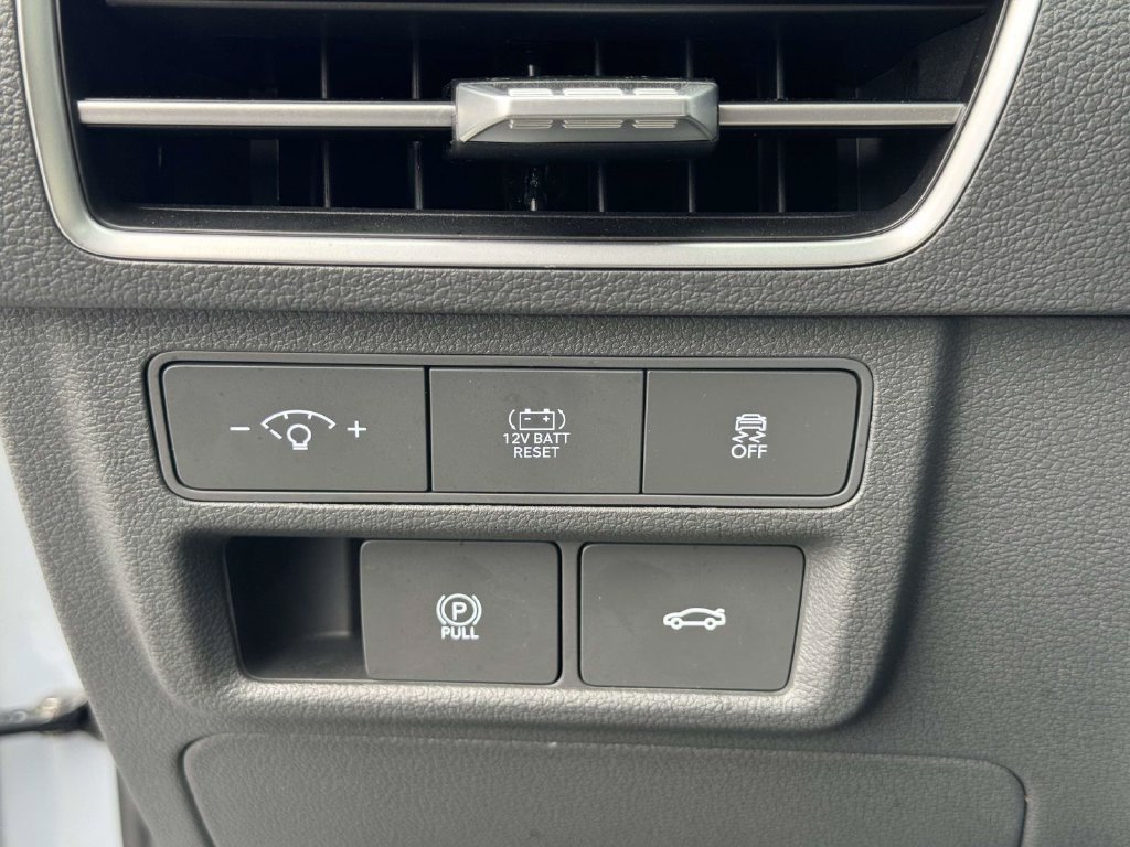Used 2025 Hyundai Sonata SEL FWD image 19