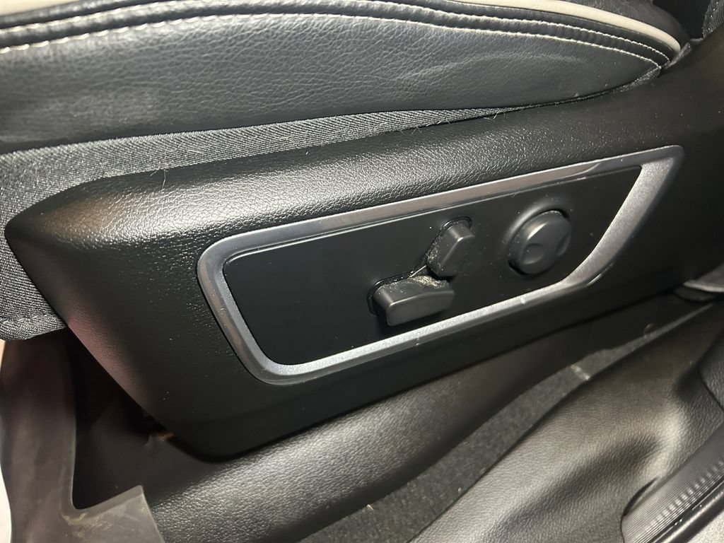 Used 2023 RAM 1500 Laramie AWD/4WD image 20
