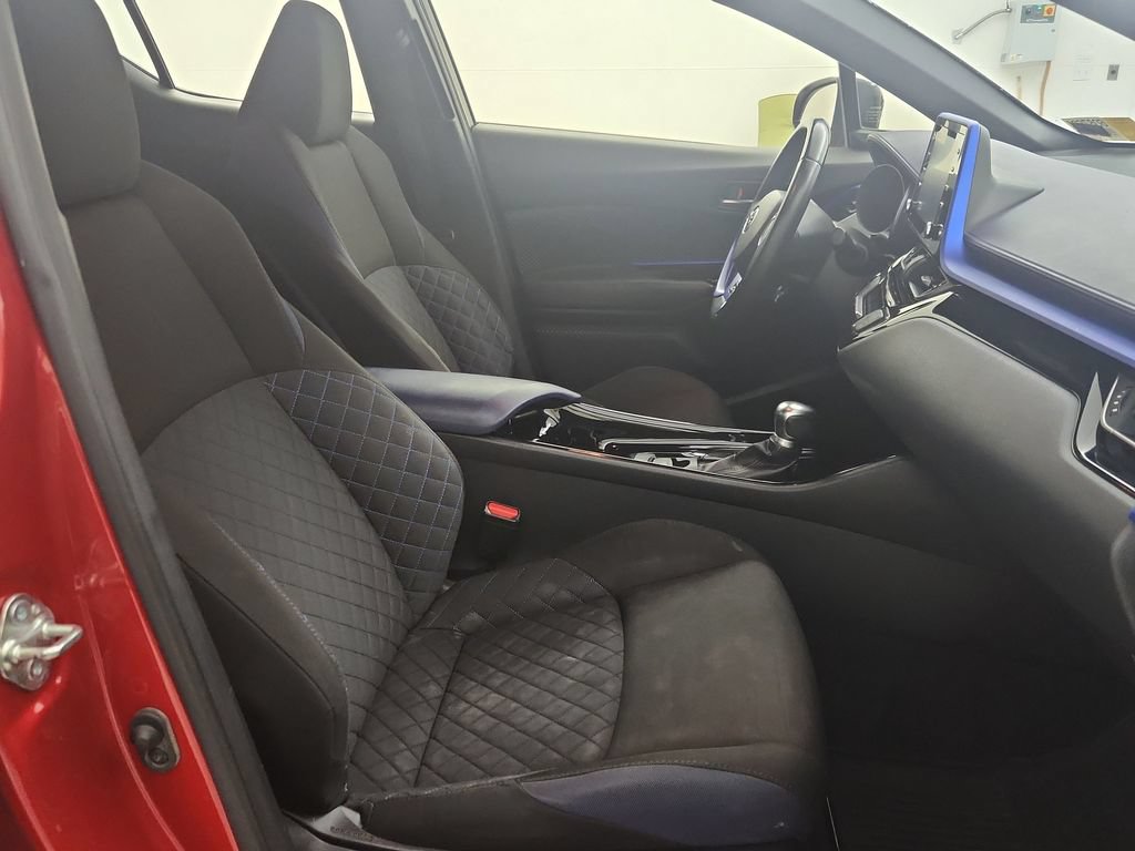 Used 2020 Toyota C-HR XLE FWD image 35