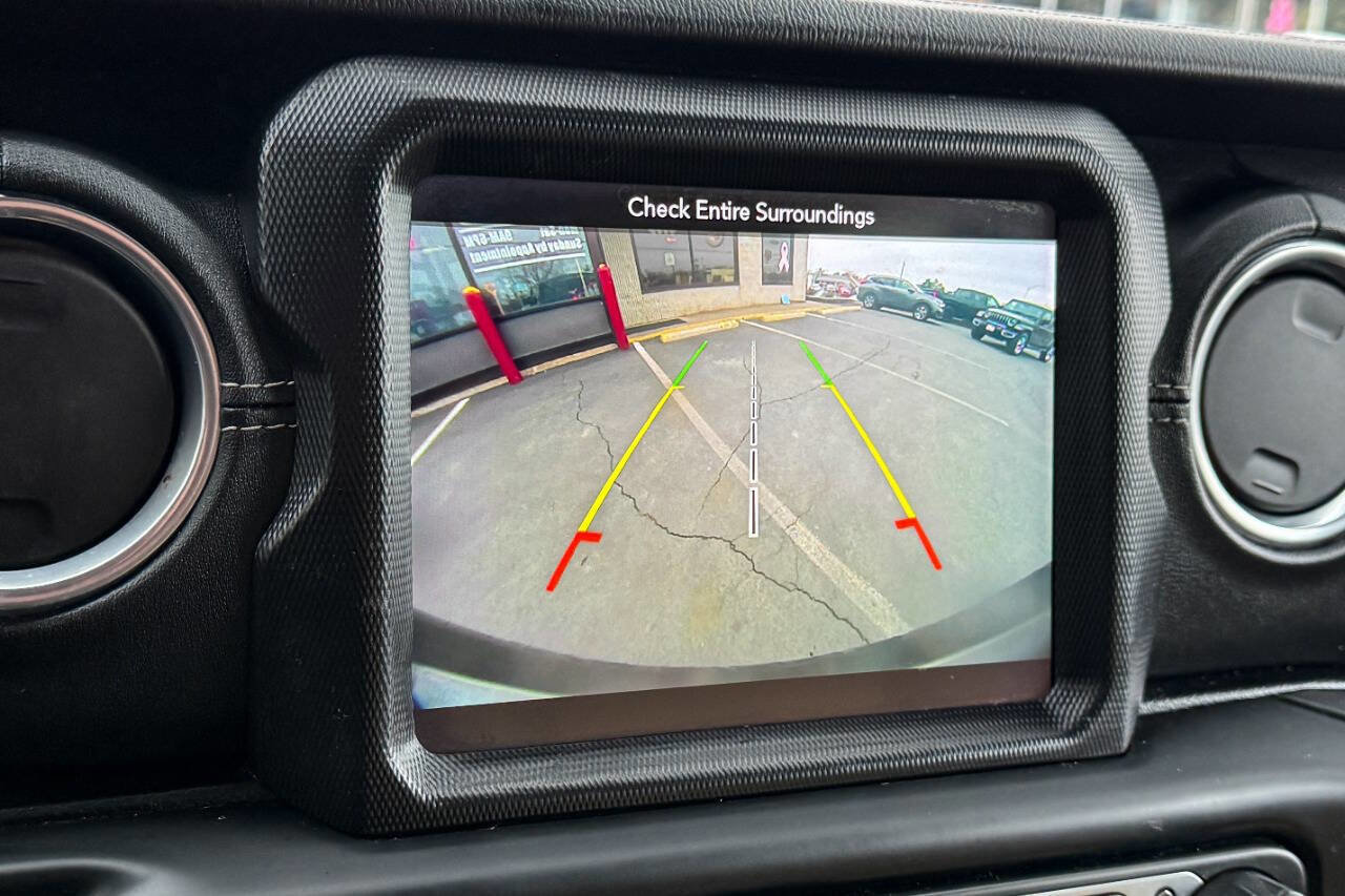 Used 2018 Jeep Wrangler Unlimited Sahara w/ Dual Top Group image 29