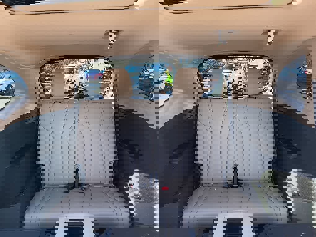 Used 2023 Acura MDX SH-AWD w/ Technology Package image 17