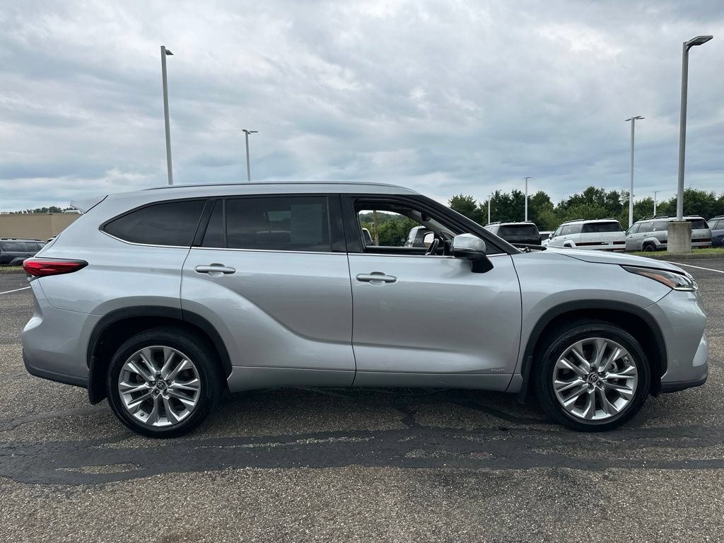 Used 2022 Toyota Highlander Limited AWD/4WD image 17