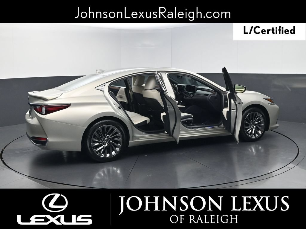 Used 2025 Lexus ES 300h w/ Technology Package FWD image 32