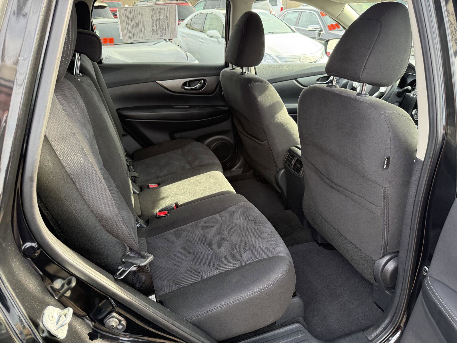 Used 2016 Nissan Rogue SV image 20