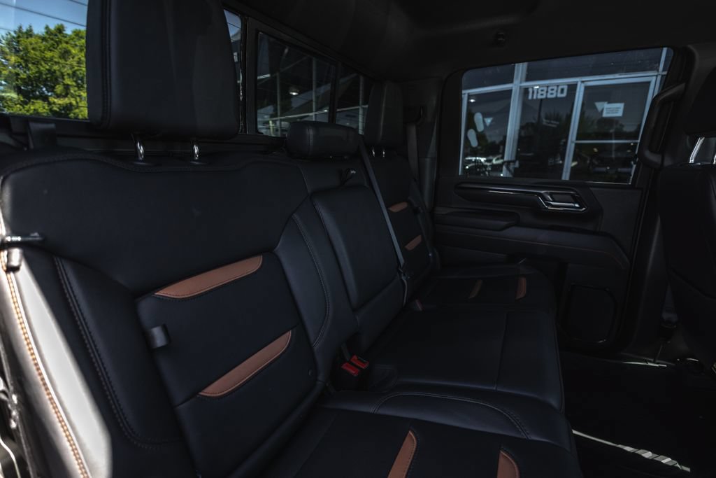 Used 2025 GMC Sierra 3500 AT4 w/ Technology Package AWD/4WD image 31