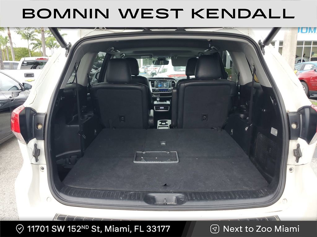 Used 2017 Toyota Highlander Limited image 13