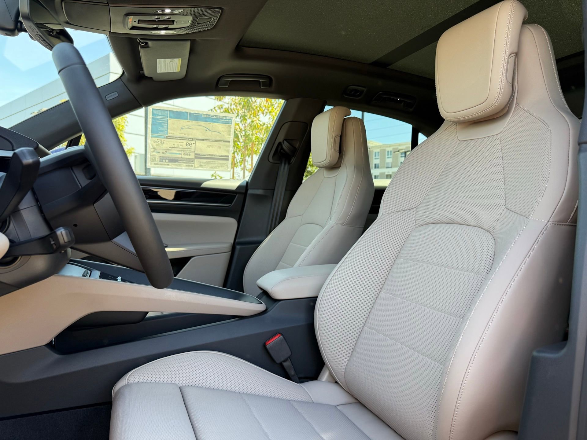 Used 2025 Porsche Macan Electric image 5