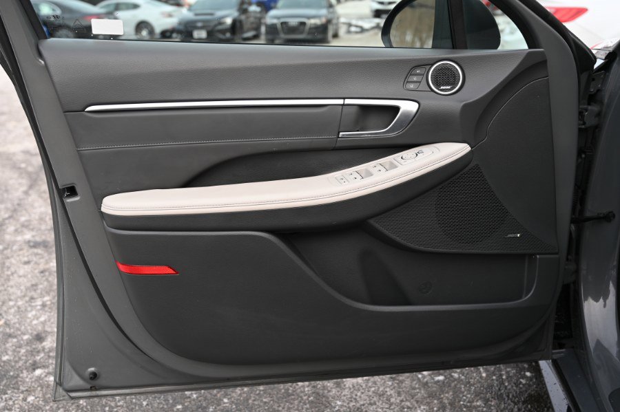 Used 2023 Hyundai Sonata Limited w/ Preferred Accessory Package image 21