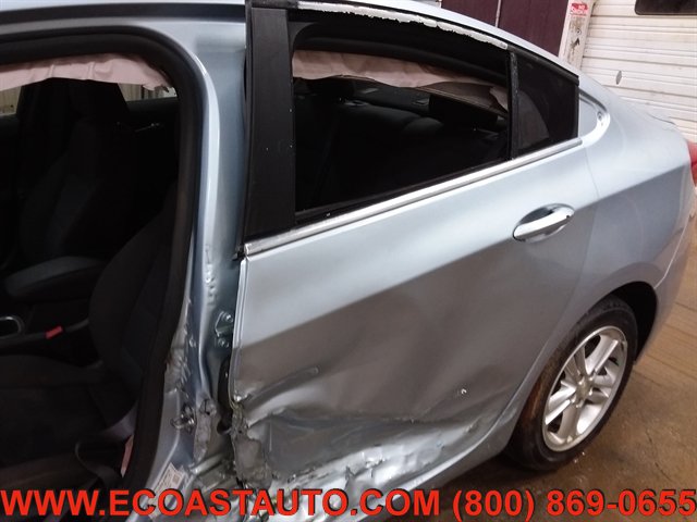Used 2017 Chevrolet Cruze LT w/ Convenience Package FWD image 17