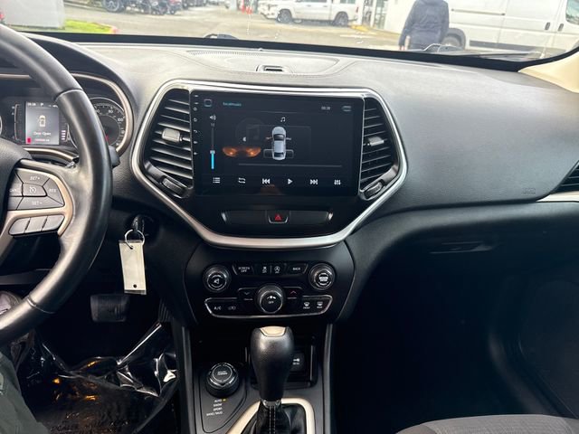 Used 2015 Jeep Cherokee Latitude image 23