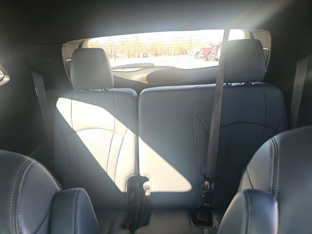 Used 2022 Buick Enclave Premium AWD/4WD image 36