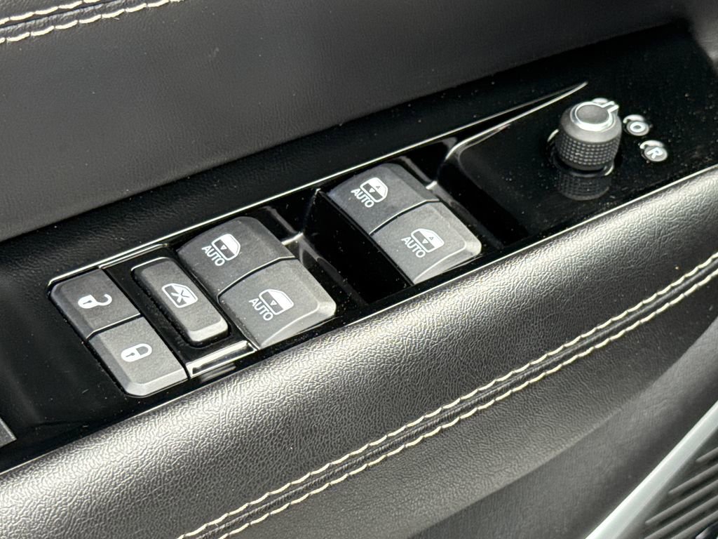 Used 2023 Jeep Wagoneer 4WD image 20