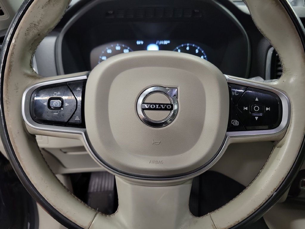 Used 2016 Volvo XC90 T6 Momentum w/ Momentum Plus Package AWD/4WD image 26