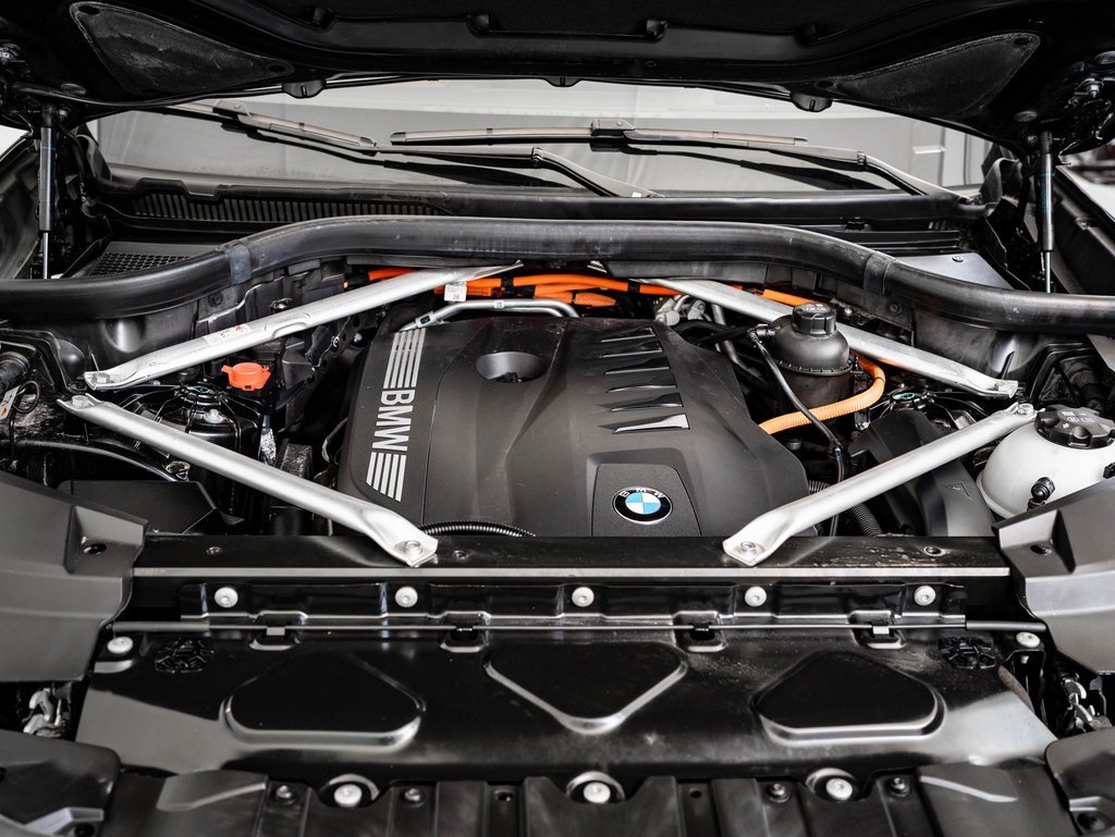 Certified 2024 BMW X5 xDrive50e w/ Executive Package image 39