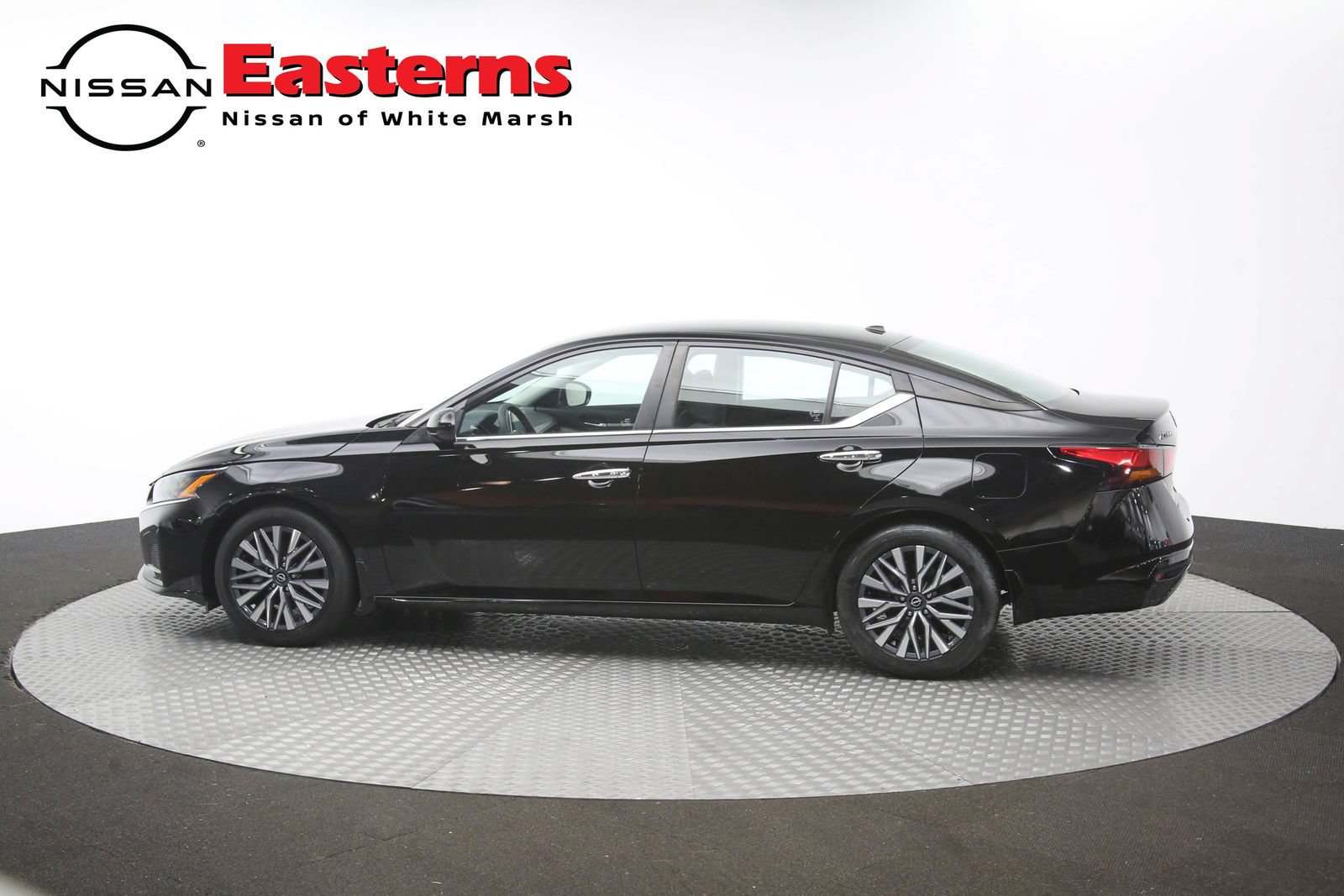 Used 2023 Nissan Altima 2.5 SV FWD image 60