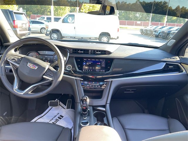 Used 2025 Cadillac XT6 Sport w/ LPO, Floor Liner Package image 21