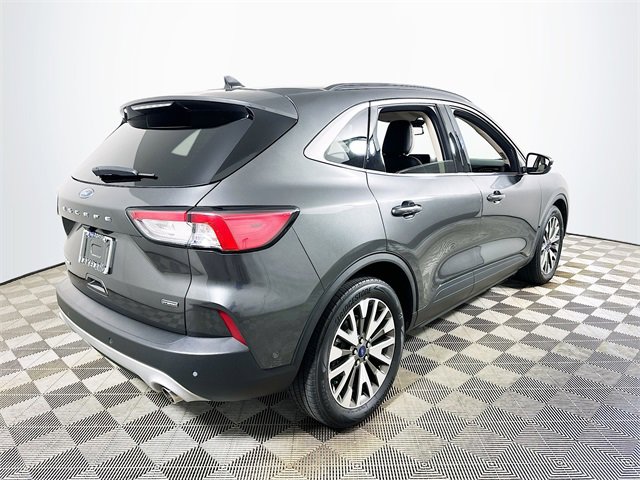 Used 2020 Ford Escape Titanium image 3