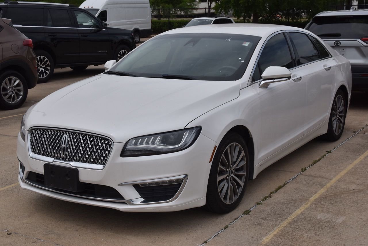 Used 2019 Lincoln MKZ Premiere image 2