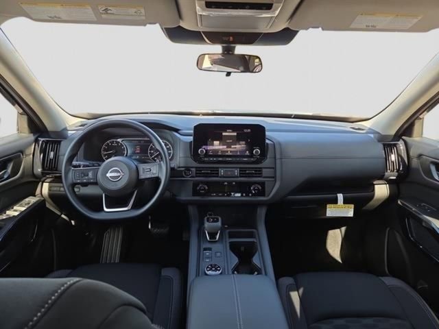 New 2025 Nissan Pathfinder S image 18