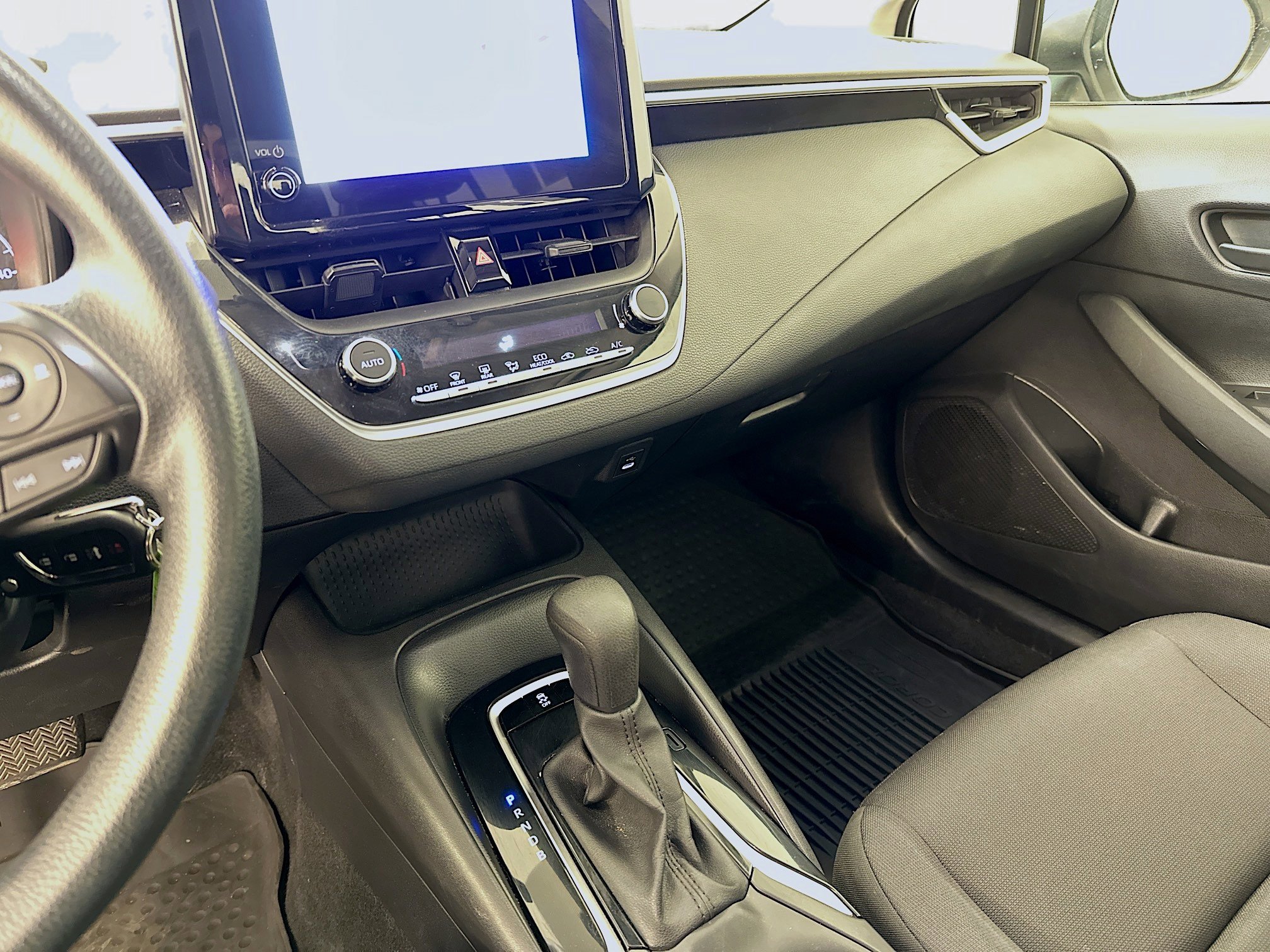 Used 2024 Toyota Corolla LE image 26