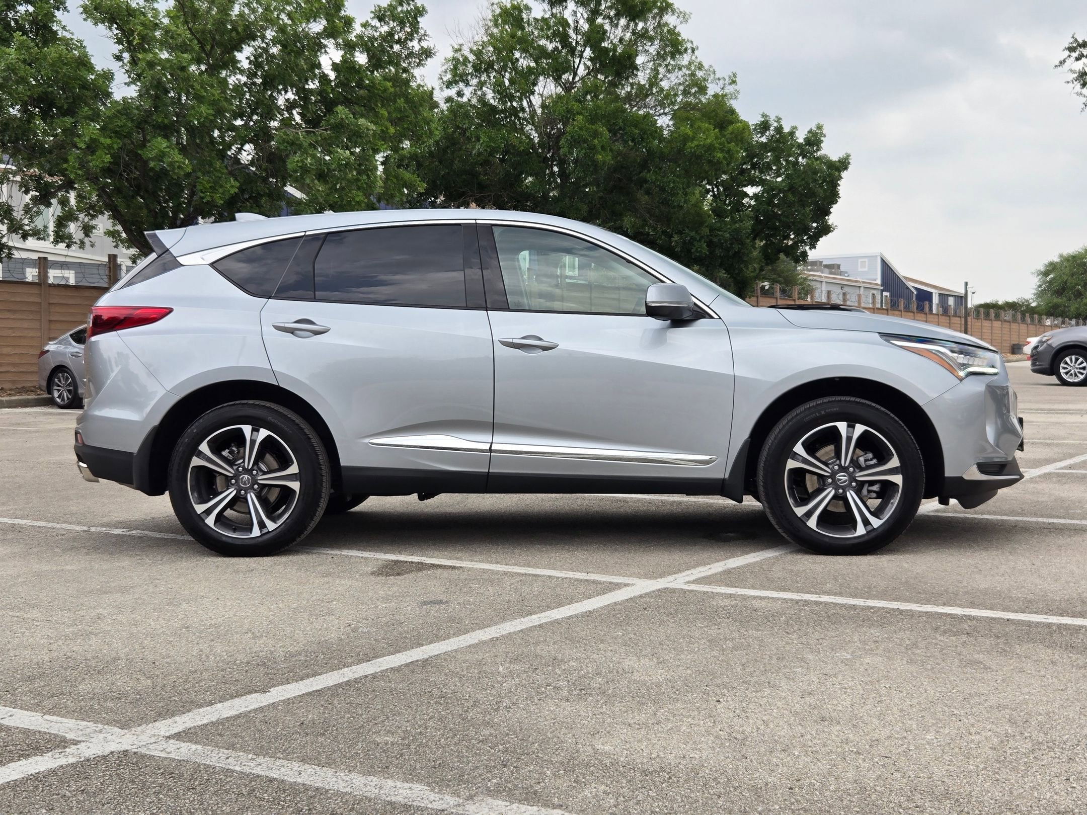 Used 2025 Acura RDX SH-AWD w/ Technology Package image 3