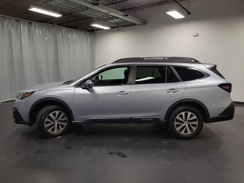 Used 2022 Subaru Outback Premium image 5