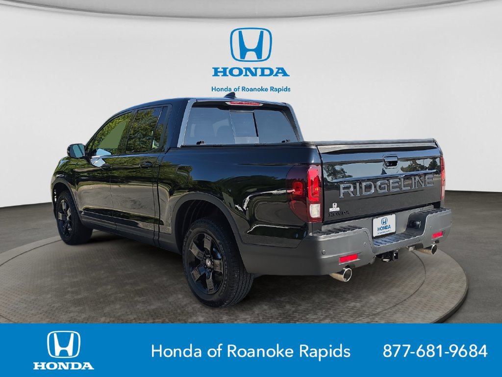 Used 2025 Honda Ridgeline Black Edition image 3