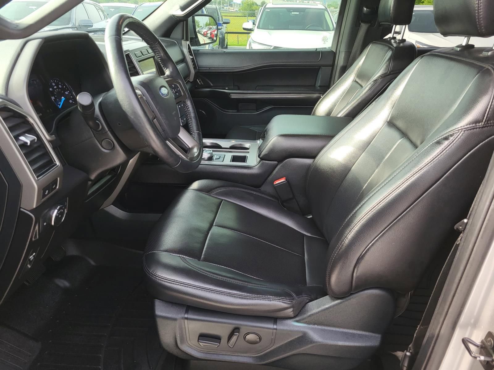 Used 2020 Ford Expedition Max XLT w/ Equipment Group 202A RWD image 17