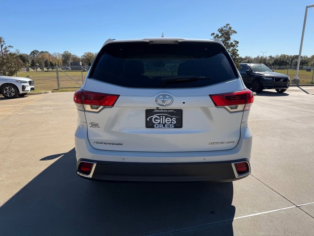 Used 2018 Toyota Highlander Limited image 4