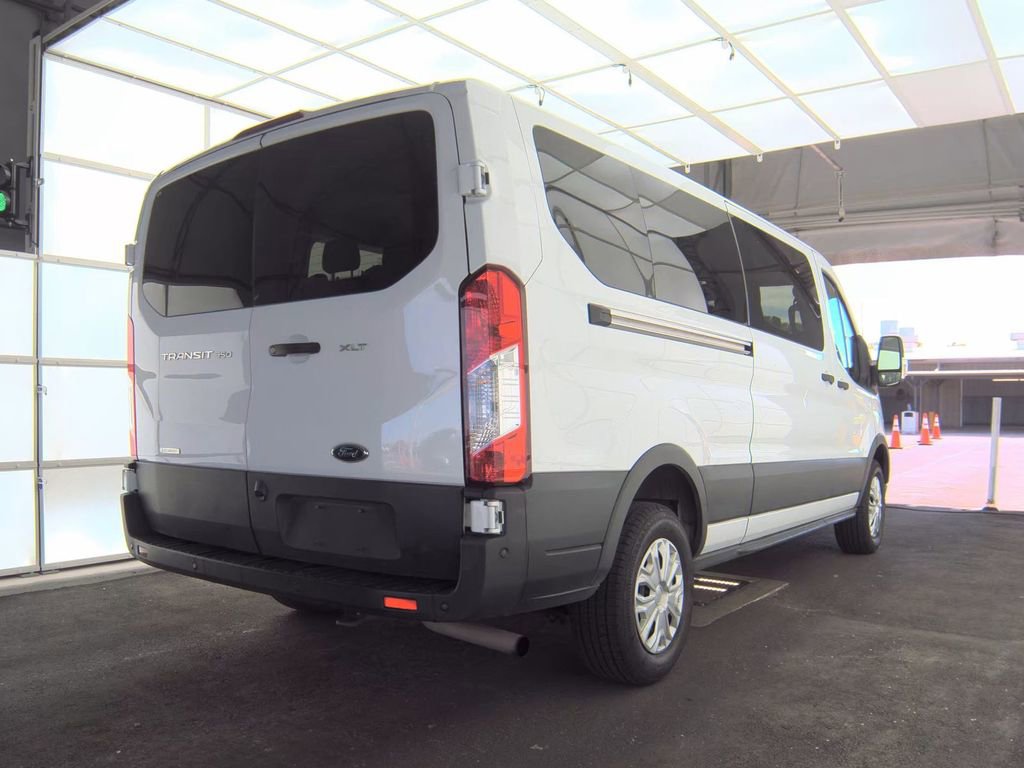 Used 2023 Ford Transit 350 XLT image 4