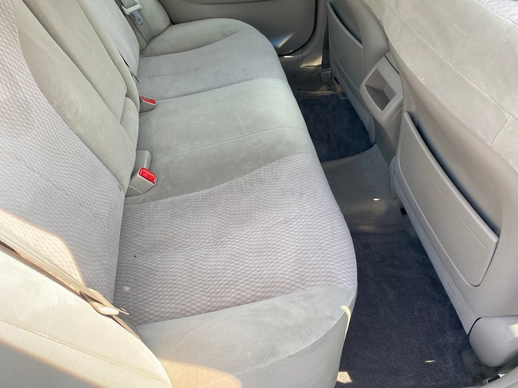 Used 2011 Toyota Camry LE FWD image 8
