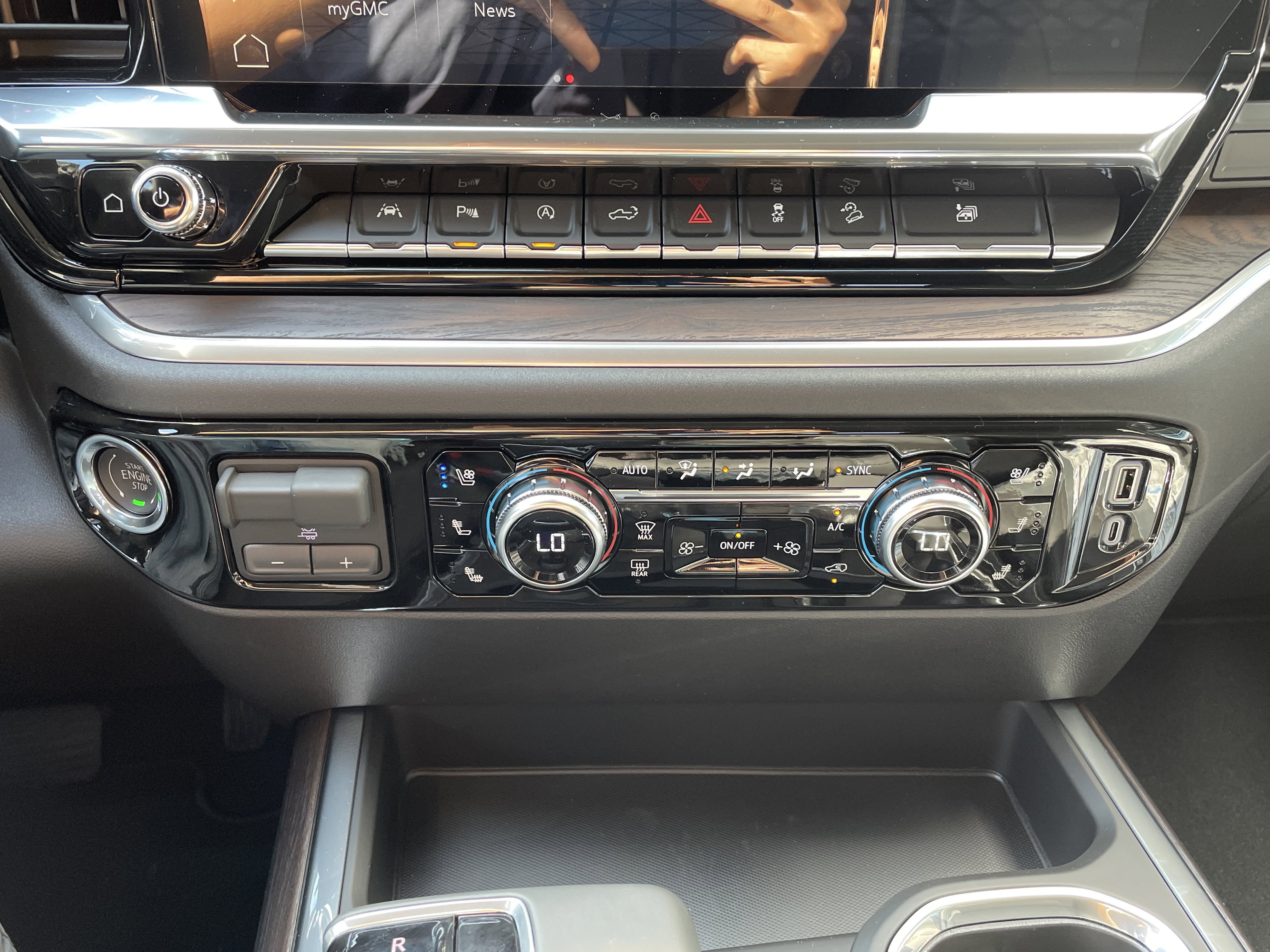 New 2026 GMC Sierra 1500 SLT w/ SLT Premium Package image 28