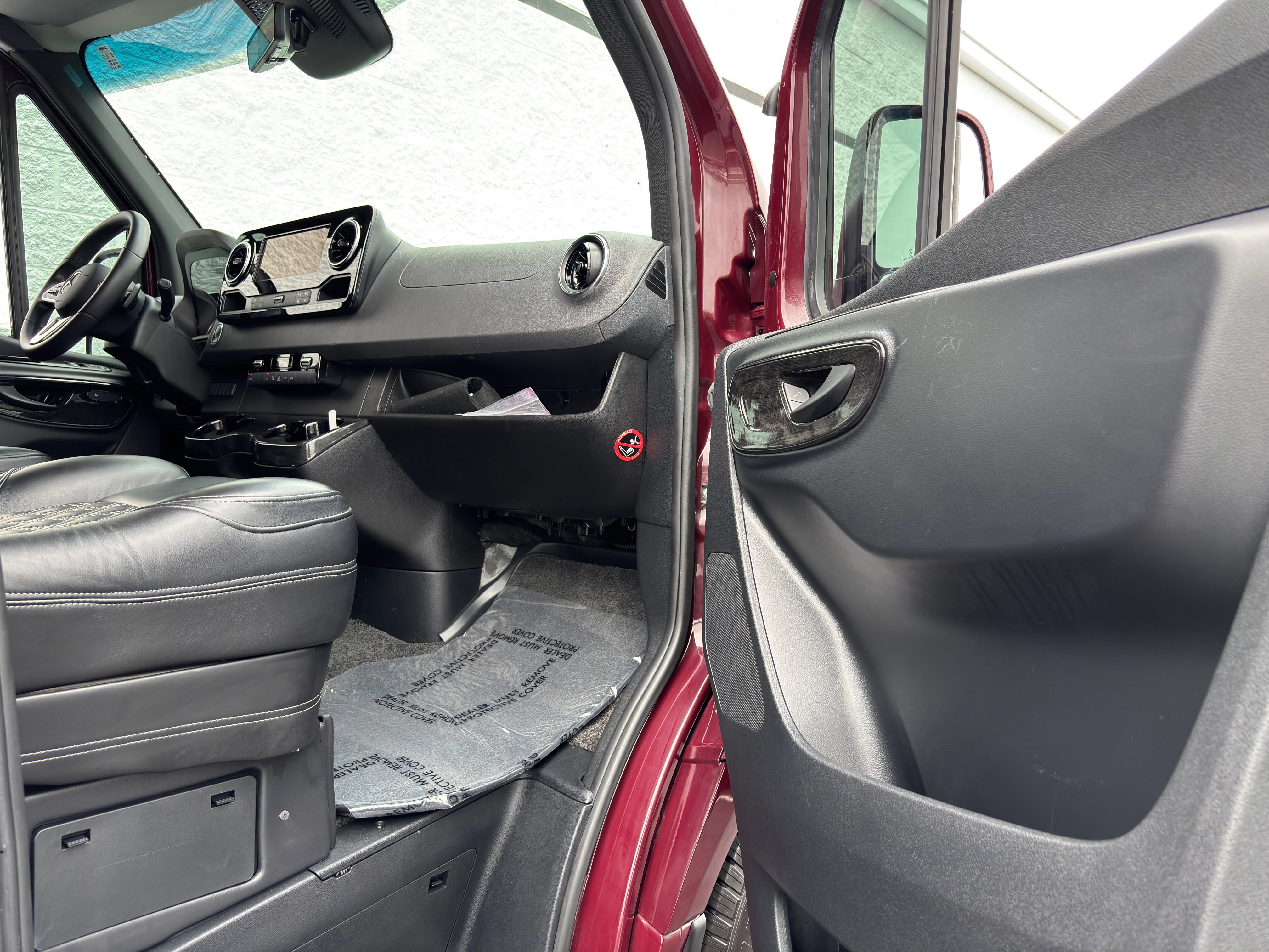 Used 2024 Mercedes-Benz Sprinter 2500 image 22